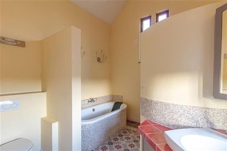 Charmante Villa Des Annees 30 เบรนด์-ลัลเลอ ภายนอก รูปภาพ